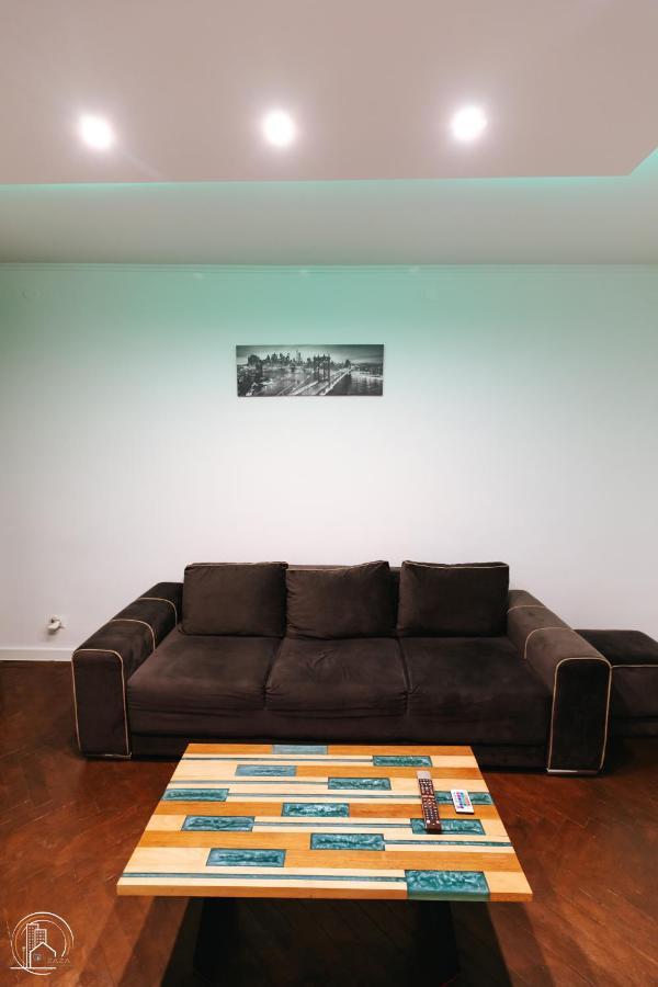 Zaza Apartament - Central Area, With Balcony Târgu Jiu Dış mekan fotoğraf