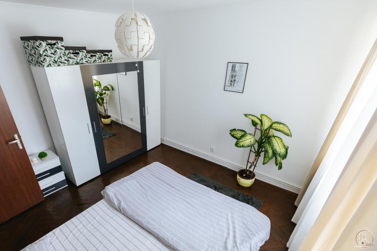 Zaza Apartament - Central Area, With Balcony Târgu Jiu Dış mekan fotoğraf
