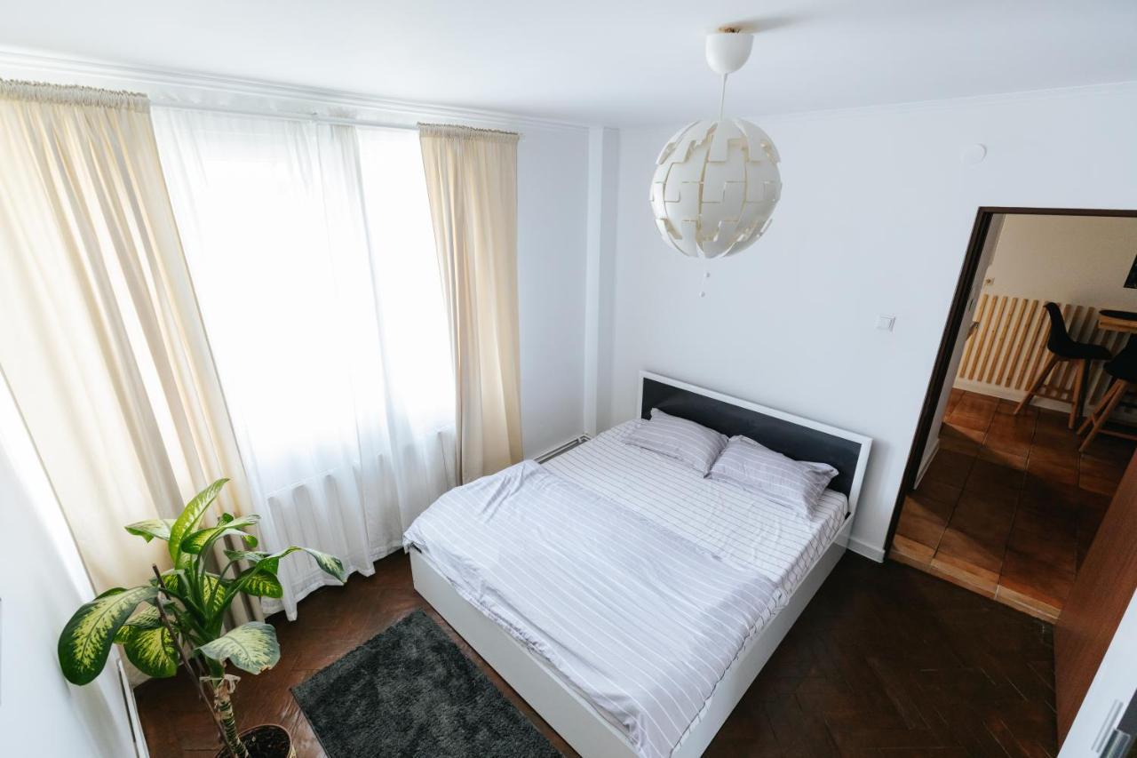 Zaza Apartament - Central Area, With Balcony Târgu Jiu Dış mekan fotoğraf